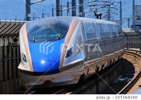 【JR西日本】W7系「はくたか」(北陸新幹線:新高岡駅) 【JR西日本】W7系「はくたか」(北陸新幹線:新高岡駅) 105569200