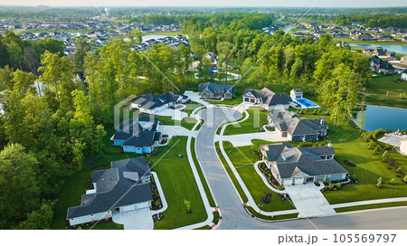 Cul-de-sac rich neighborhood homes million-dollar houses aerial 105569797