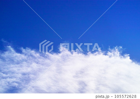 青空と雲イメージ 105572628