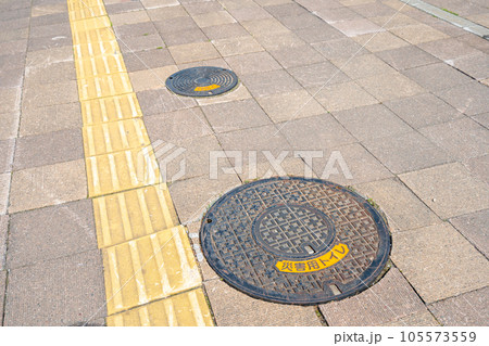 災害用トイレ　マンホール 105573559