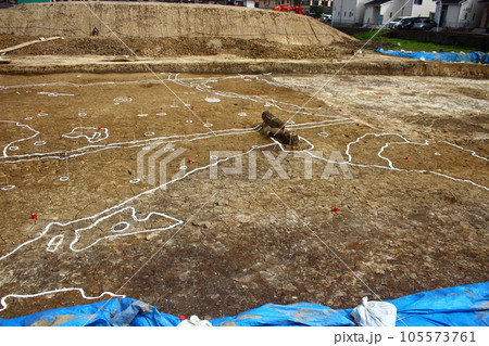 遺跡発掘調査　測量 105573761