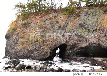 能登金剛　巌門　石川県　志賀町 105574178