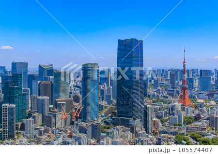東京　港区　六本木ヒルズ展望台からの都市風景（麻布台方面 105574407