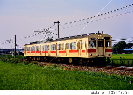 2002年 桜井線を走る105系普通電車2両 2002年 桜井線を走る105系普通電車2両 105575252