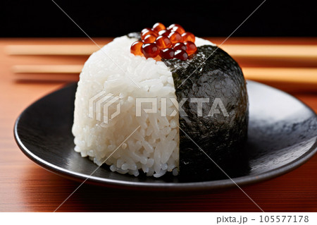 美味しいイクラのおにぎり 美味しいイクラのおにぎり 105577178