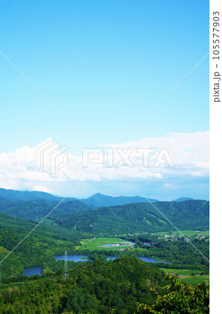 夏の上金剛山 展望台から上芦別町方面　北海道 105577903