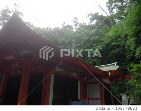 風景写真 雷神社 朱塗りの神社 風景写真 雷神社 朱塗りの神社 105578623