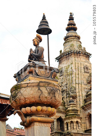 Statue of the Newari King Ranjit Malla in Bhaktapur, Nepal 105579803