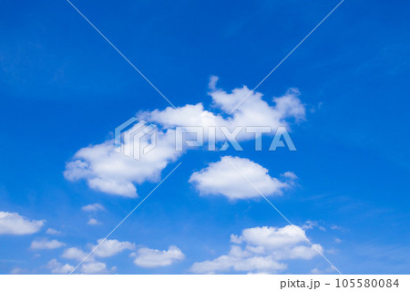 変わった形の雲 105580084