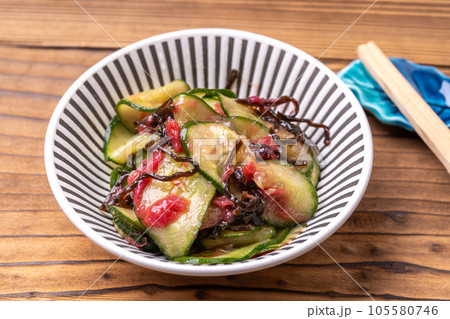 きゅうりの梅塩昆布和え 105580746