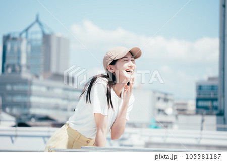 夏と女性 夏と女性 105581187
