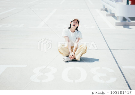 夏と女性 夏と女性 105581417