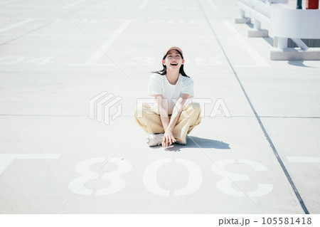 夏と女性 夏と女性 105581418