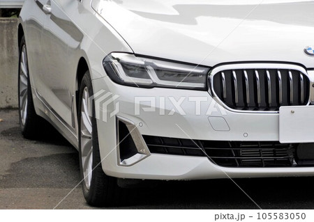 輸入車イメージ　BMW第7世代5シリーズのフロントマスク 105583050