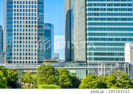 東京都港区の都市風景　浜松町駅 105584105