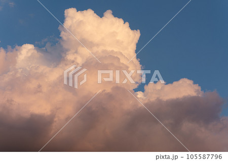 黄昏時の入道雲 黄昏時の入道雲 105587796