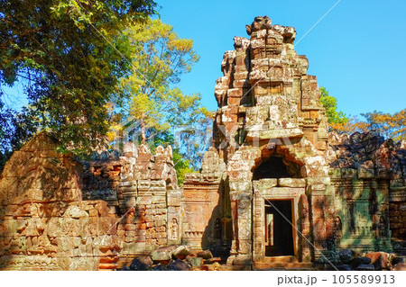 High-resolution photograph showcasing Ta Som, a petite temple situated at Angkor, Cambodia, constructed during the late 12th century for King Jayavarman VII. High-resolution photograph showcasing Ta Som, a petite temple situated at Angkor, Cambodia, constructed during the late 12th century for King Jayavarman VII. 105589913
