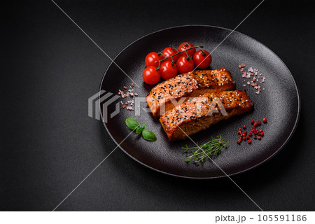 Delicious fresh grilled red fish with salt, spices and herbs 105591186