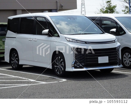 トヨタ・ヴォクシー（4代目） 105593112