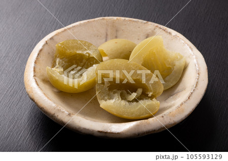 カリカリ梅 カリカリ梅 105593129