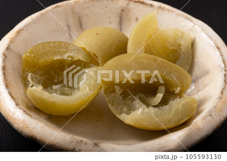 カリカリ梅 105593130