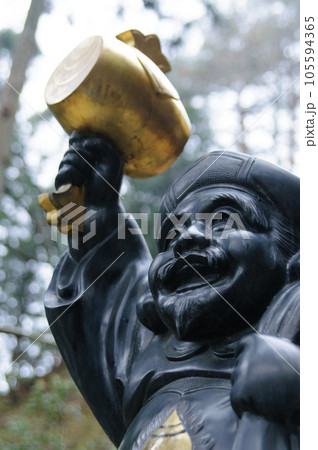 木槌を持った大黒さま 105594365