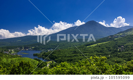 長野県・茅野市 夏の蓼科山と白樺湖の風景 長野県・茅野市 夏の蓼科山と白樺湖の風景 105595099