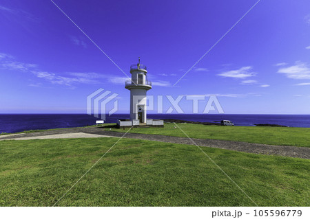 《長崎県 宇久島》五島列島 夏空広がる対馬瀬鼻灯台 105596779
