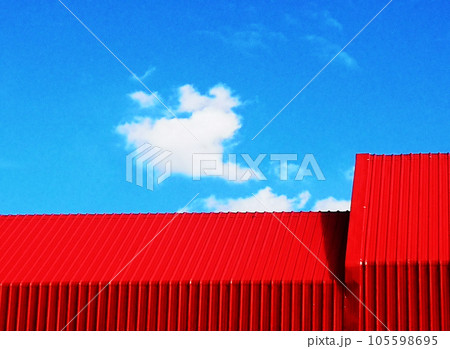 the red roof and blue sky backgrounds 105598695