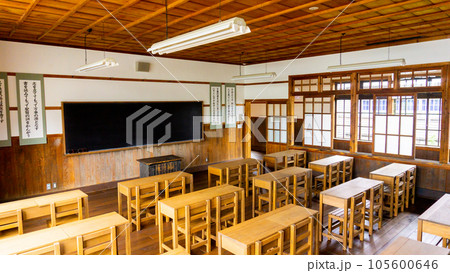 古い木造の教室 山口県萩市 古い木造の教室 山口県萩市 105600646