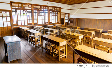 古い木造の教室 山口県萩市 105600650