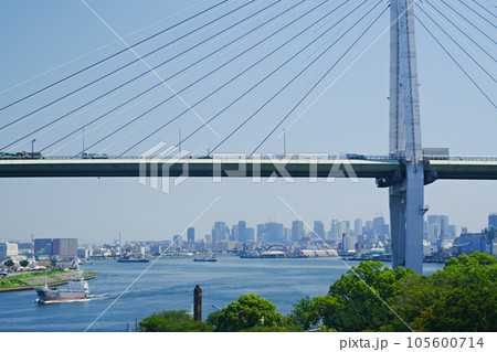 大阪 大阪港 観覧車から見た天保山大橋と安治川河口の風景(北東方向)(夏) 大阪 大阪港 観覧車から見た天保山大橋と安治川河口の風景(北東方向)(夏) 105600714