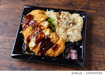 ロースカツ弁当 ロースカツ弁当 105604568
