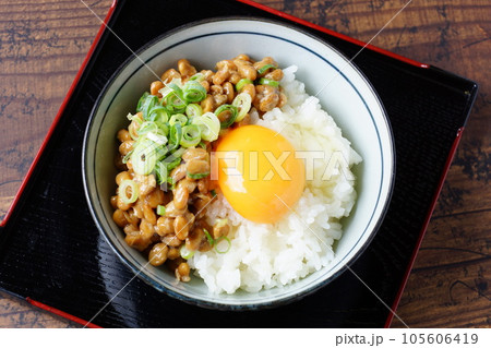 納豆とたまごかけごはん 105606419