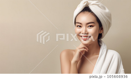 頭にタオルを巻いたお風呂上がりのアジア人女性・バスローブ・バスタイム（Generative AI） 105608936