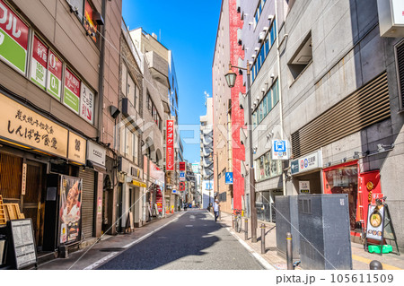 東京都港区の都市風景　三田駅 105611509
