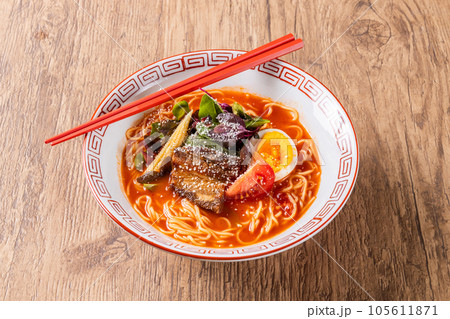 トマトの冷麺　Tomato red chilled ramen  105611871