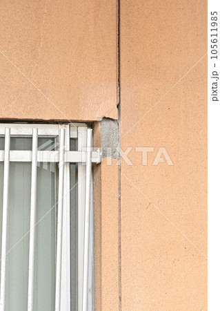 外壁　破損 105611985