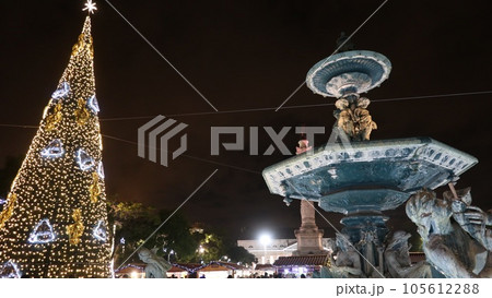 ポルトガル、リスボンのロシオ広場(Rossio in Portugal) 105612288