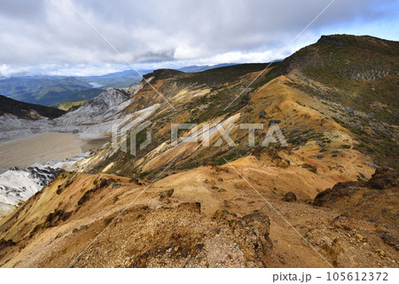 安達太良山登山、二本松市、福島県 安達太良山登山、二本松市、福島県 105612372