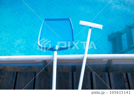 Swimming pool cleaning equipment. Service and maintenance of the pool. 105615141