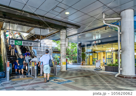 東京都港区の都市風景　田町駅 105620062