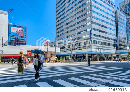 東京都港区の都市風景　田町駅 105620318