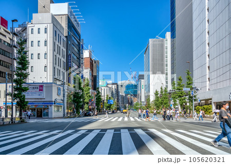 東京都港区の都市風景　田町駅 105620321