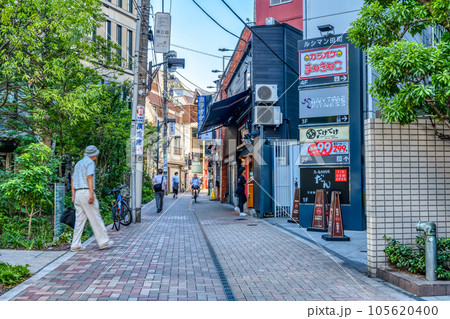 東京都港区の都市風景　田町駅 105620400