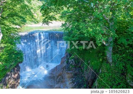 湯吹きの滝 湯檜曽川 真夏の風景 みなかみ町 湯吹きの滝 湯檜曽川 真夏の風景 みなかみ町 105620823