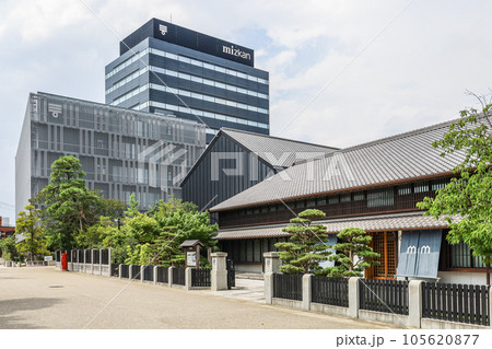 ミツカン本社ビルとミツカンミュージアム 105620877