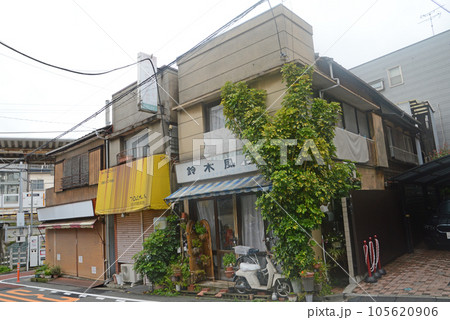 戦後の看板建築 105620906
