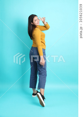 Cute Asain Woman 105621039