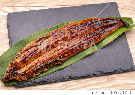 国産うなぎの蒲焼き 105621713